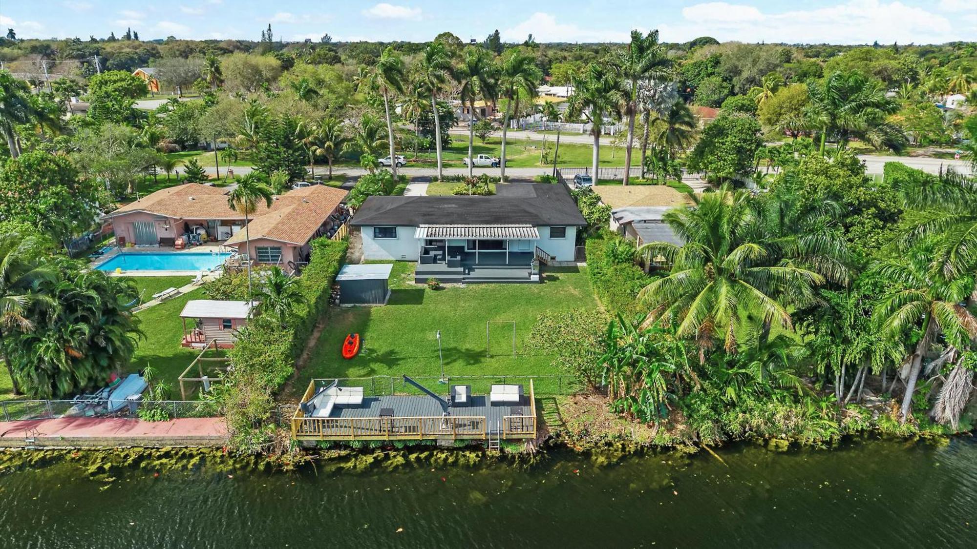 Luxury Miami Waterfront Retreat With Private Dock Villa Golden Glades Bagian luar foto